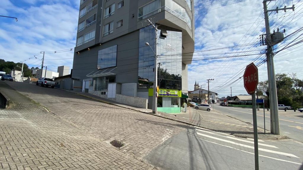 Apartamento 4 suítes e Mobiliado – Bairro dos Estados – Indaial/SC