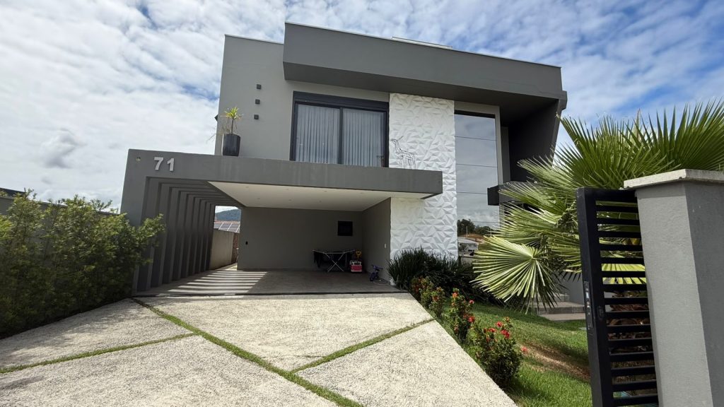 Casa Moderna – Loteamento Colina Verde – Indaial/SC