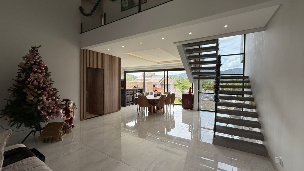 Casa Moderna – Loteamento Colina Verde – Indaial/SC