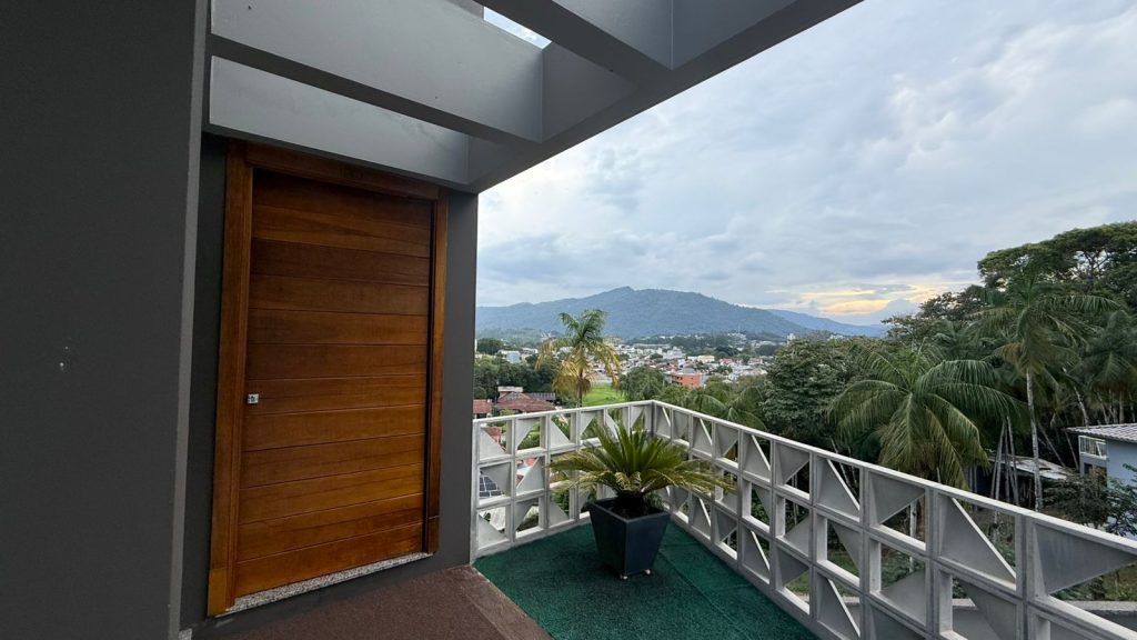 Sobrado Charmoso – Bairro Quintino – Timbó/SC