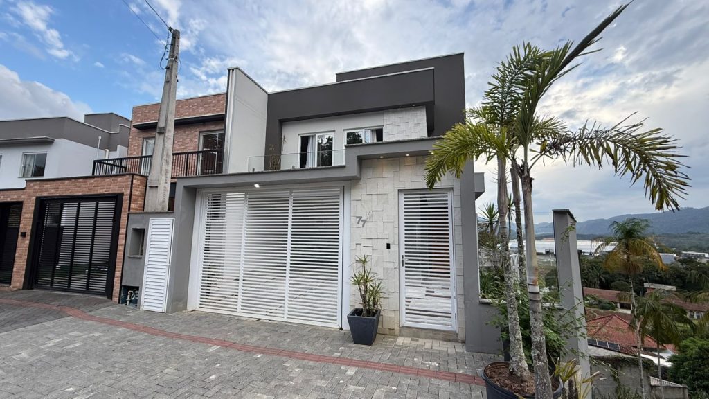 Sobrado Charmoso – Bairro Quintino – Timbó/SC