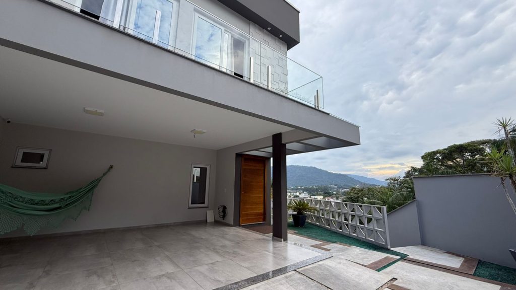 Sobrado Charmoso – Bairro Quintino – Timbó/SC