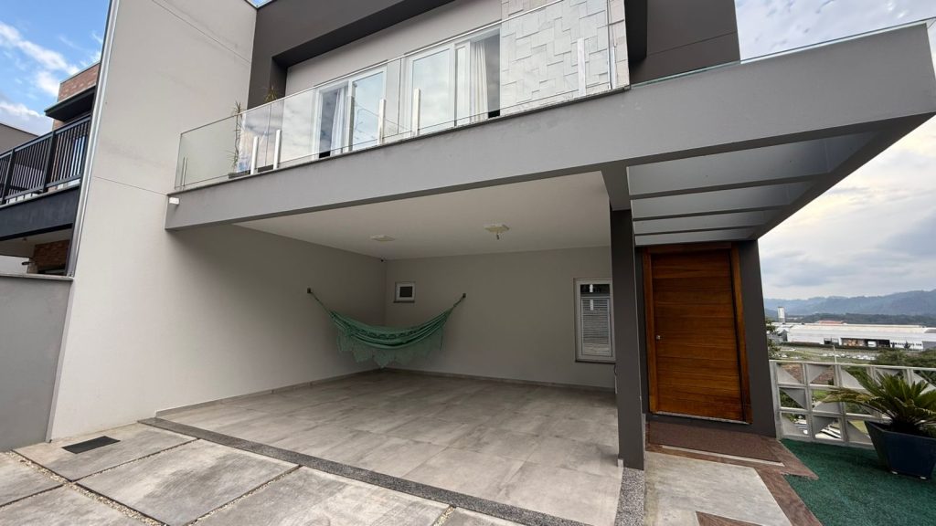 Sobrado Charmoso – Bairro Quintino – Timbó/SC