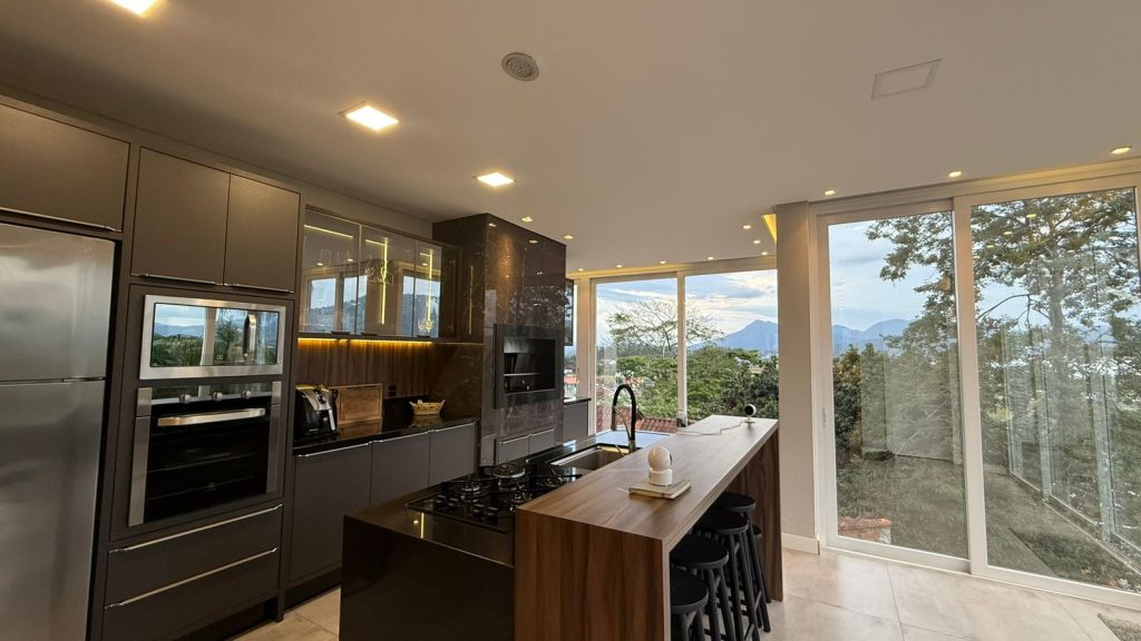 Sobrado Charmoso – Bairro Quintino – Timbó/SC