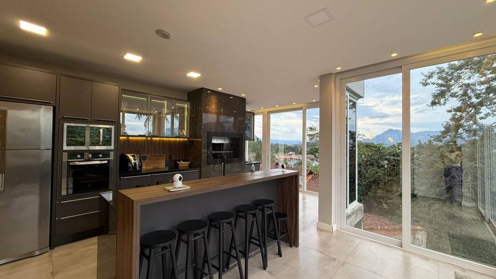 Sobrado Charmoso – Bairro Quintino – Timbó/SC