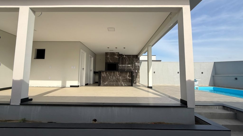 Casa com Piscina – Loteamento Colina Verde – Indaial/SC