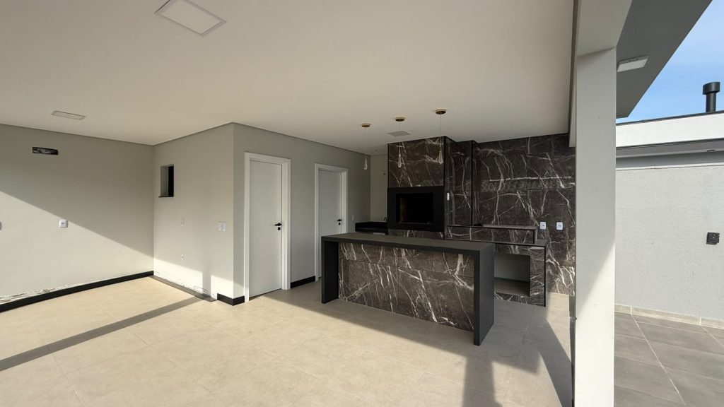 Casa com Piscina – Loteamento Colina Verde – Indaial/SC