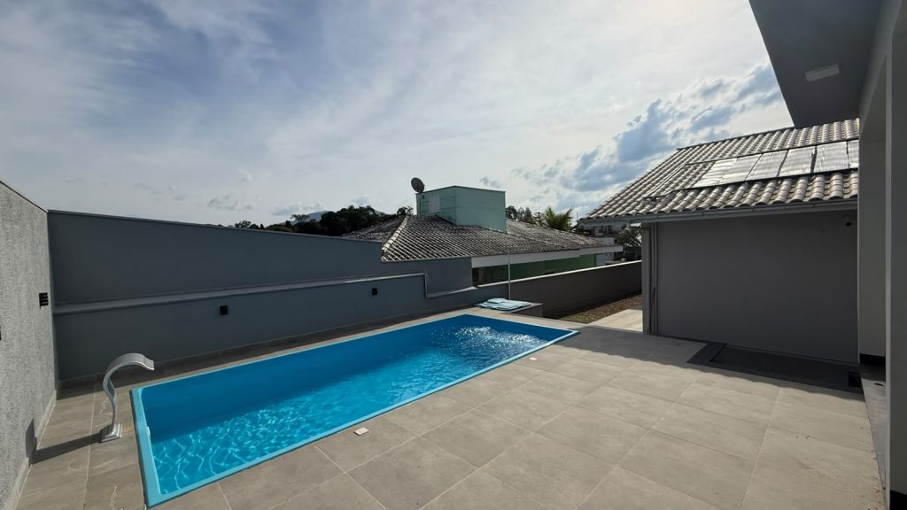 Casa com Piscina – Loteamento Colina Verde – Indaial/SC