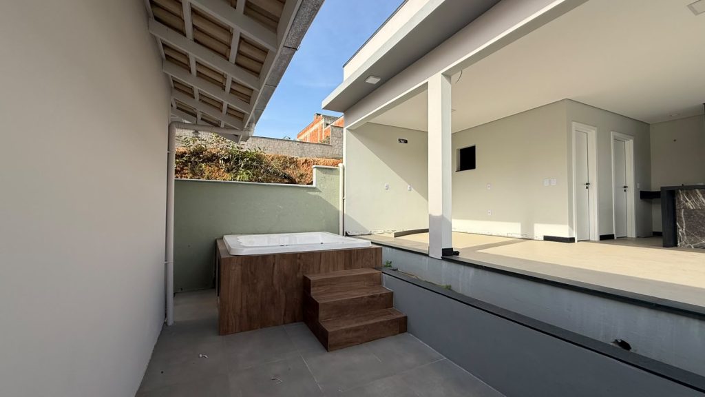 Casa com Piscina – Loteamento Colina Verde – Indaial/SC